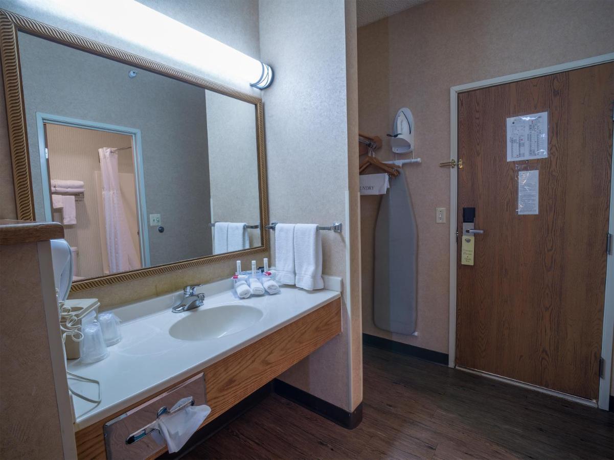 Miles City Hotel Екстер'єр фото