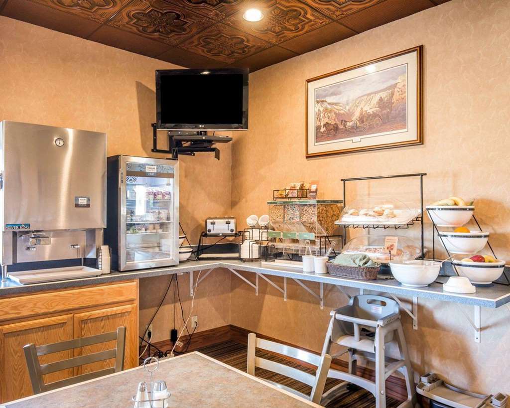 Miles City Hotel Ресторан фото