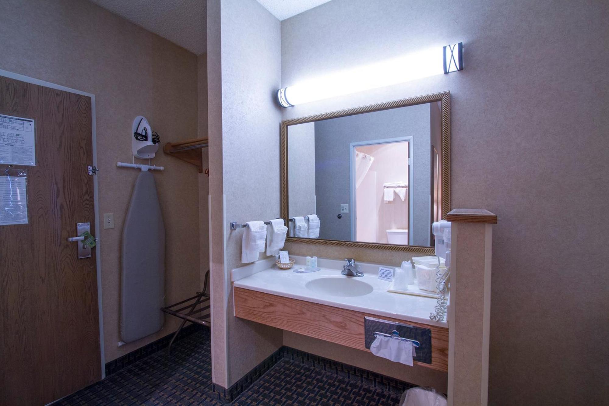 Miles City Hotel Екстер'єр фото